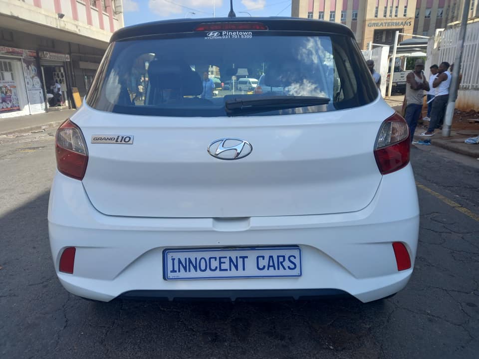 2020 HYUNDAI 10i GRAND HATCHBACK PETROL AUTOMATIC, WHITE COLOUR, MILEAGE 63000KM