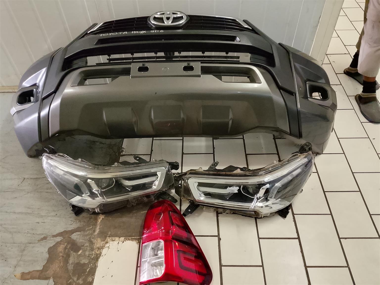 Toyota Hilux Gd-6 Legend Headlights LED Xenoni Projector For Sale - Private Seller Toyota Hilux Gd-6 Legend Headlights LED Xenoni Projector For Sale - Private Seller