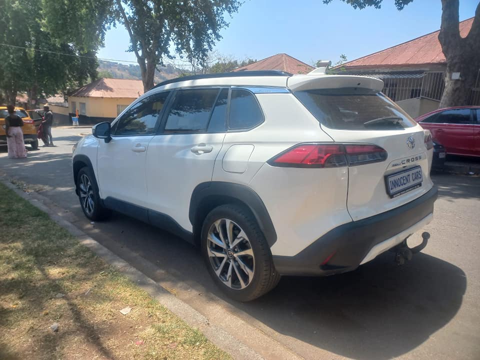 2022 TOYOTA COROLLA CROSS XR 1.8 PETROL, AUTOMATIC, WHITE COLOR, MILEAGE