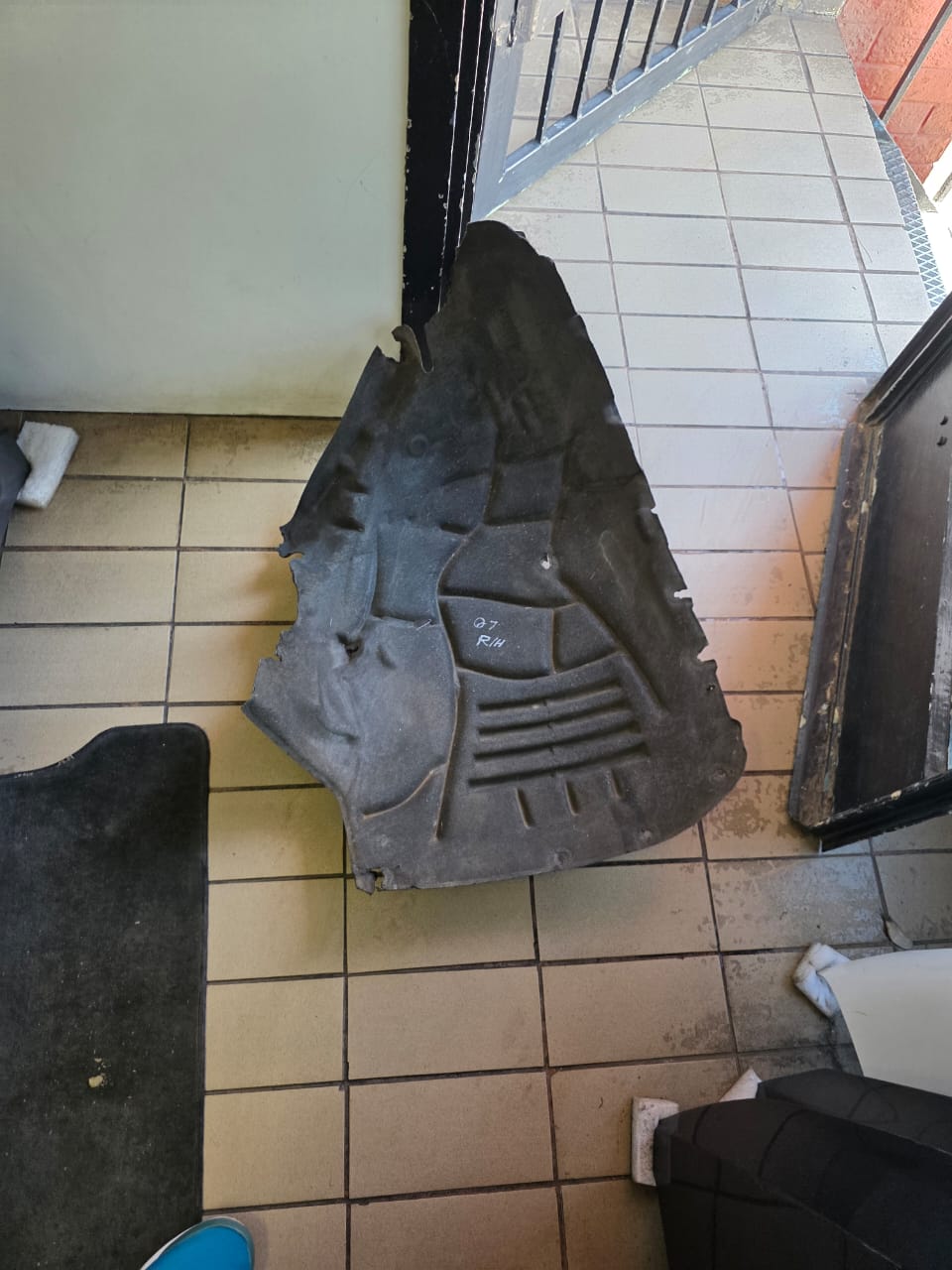 2018 AUDI Q7 FENDER LINER RIGHTSIDE FOR SALE - Private Seller 2018 AUDI Q7 FENDER LINER RIGHTSIDE FOR SALE - Private Seller
