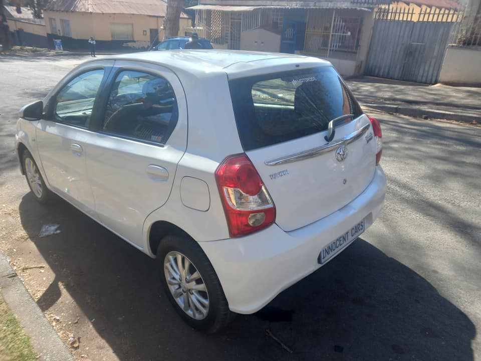 2018 TOYOTA ETIOS 1.5 ENGINE PETROL, MANUAL, WHITE COLOR