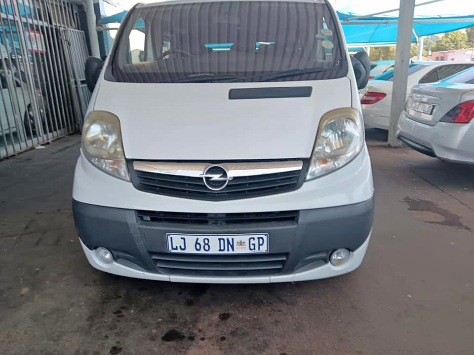 2013 OPEL VIVARO 1.9 CDTI MANUAL