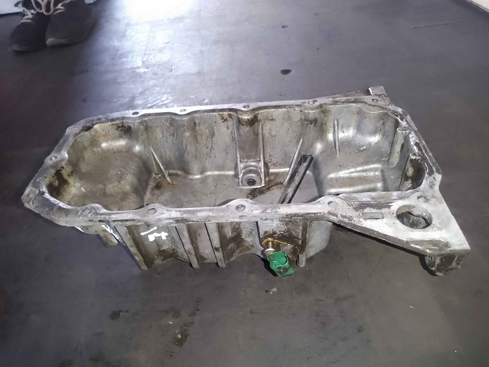 VOLVO V60 2012 SUMP AVAILABLE - Private Seller