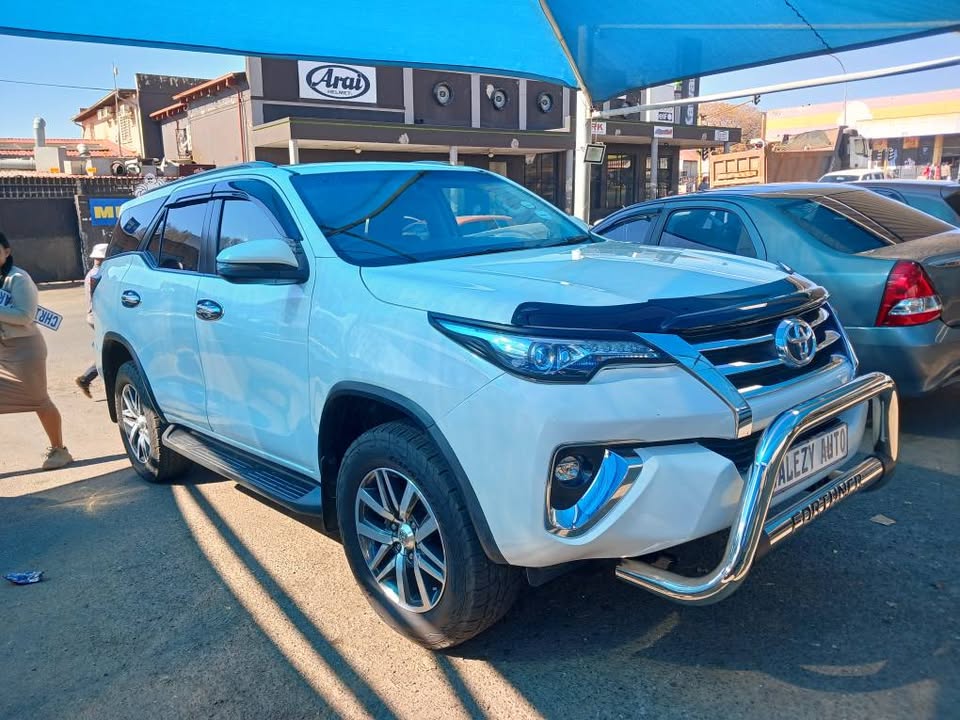 2019 TOYOTA FORTUNER 2.8 GD6  Transmission: Automatic  Mileage: 98000km  Fueltype: Diesel  White