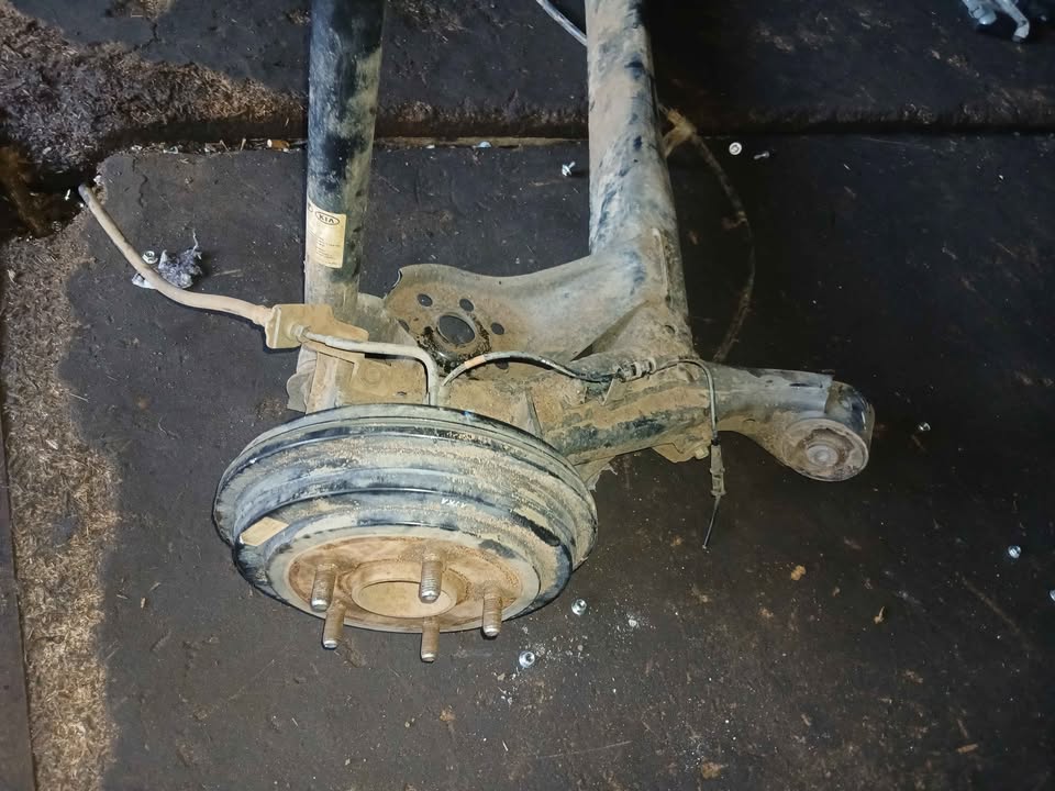 Hyundai venue complete rear suspension - Private Seller Hyundai venue complete rear suspension - Private Seller