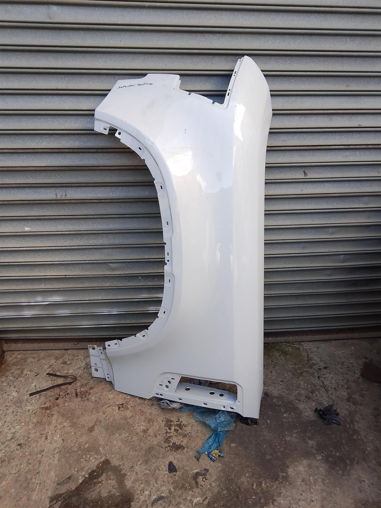 Land Rover Defender Fenders. Right and left - Private Seller Land Rover Defender Fenders. Right and left - Private Seller