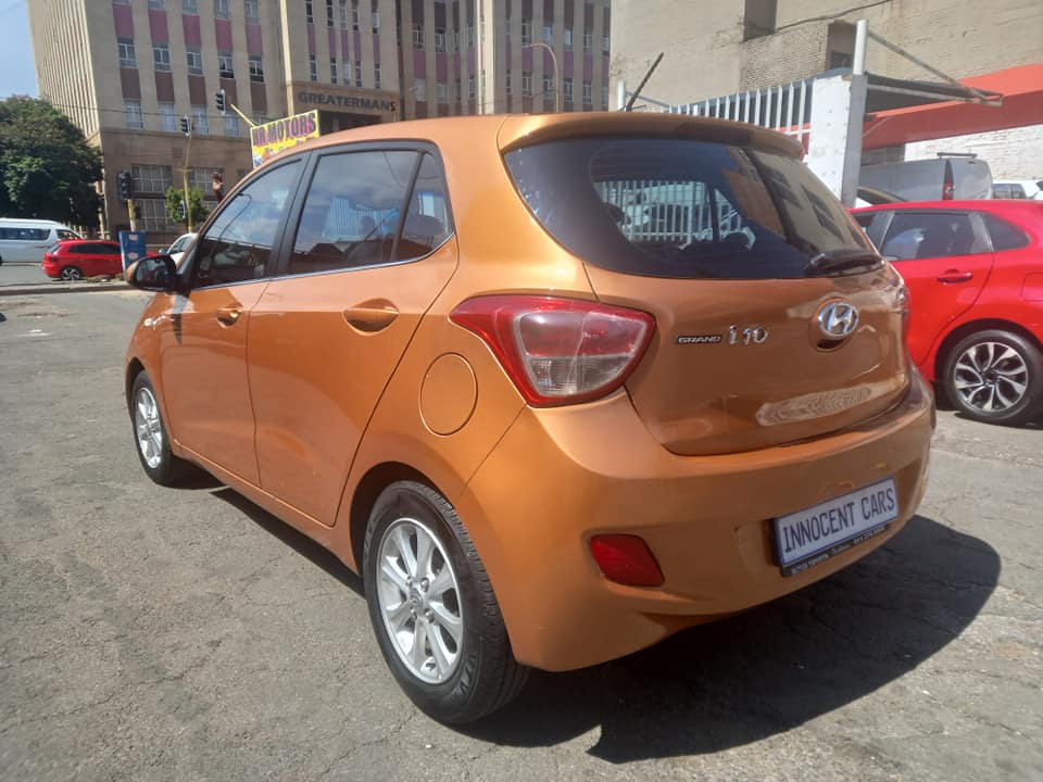 2015 HYUNDAI i10 GRAND PETROL, MANUAL TRANSMISSION, MILEAGE 89000KM, ORANGE COLOUR