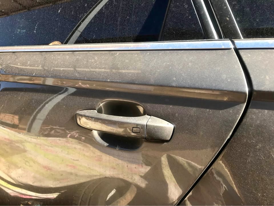 AUDI A6 3.0T DOOR HANDLES FOR SALE - Private Seller