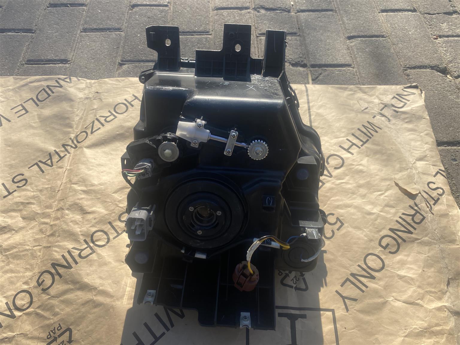 2025 TOYOTA URBAN CRUISER HEADLIGHT LEFT SIDE FOR SALE. IN PRISTINE CONDITION