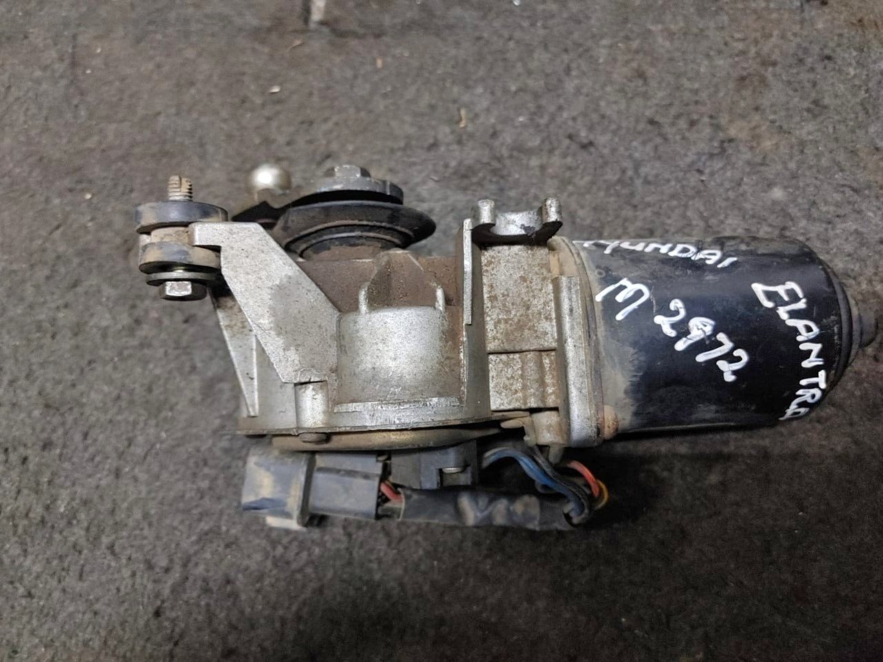 HYUNDAI ELANTRA WIPER MOTOR - Private Seller HYUNDAI ELANTRA WIPER MOTOR - Private Seller