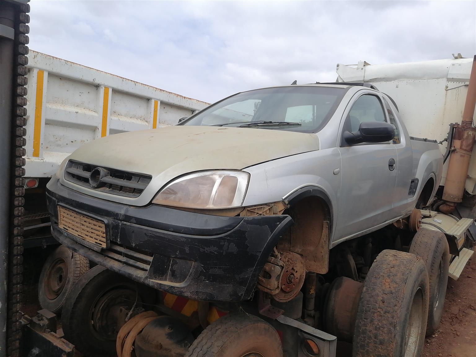 Corsa gamma bakkie stripping for spares - Private Seller