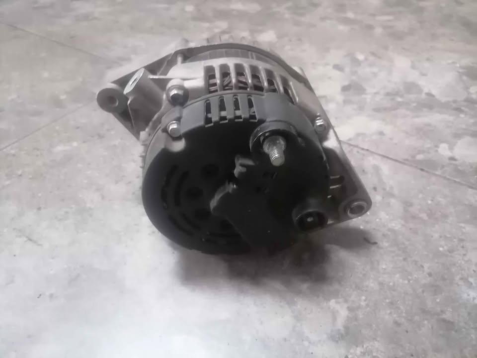 Opel Corsa Utility Gamma shape Alternator - Private Seller