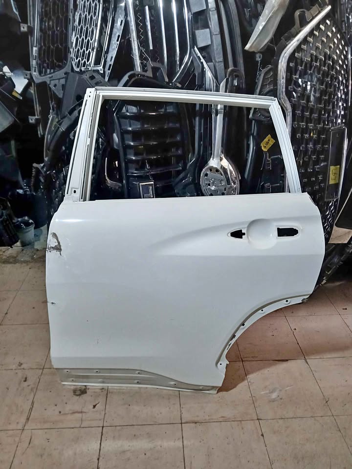 Toyota corolla cross door - Private Seller Toyota corolla cross door - Private Seller
