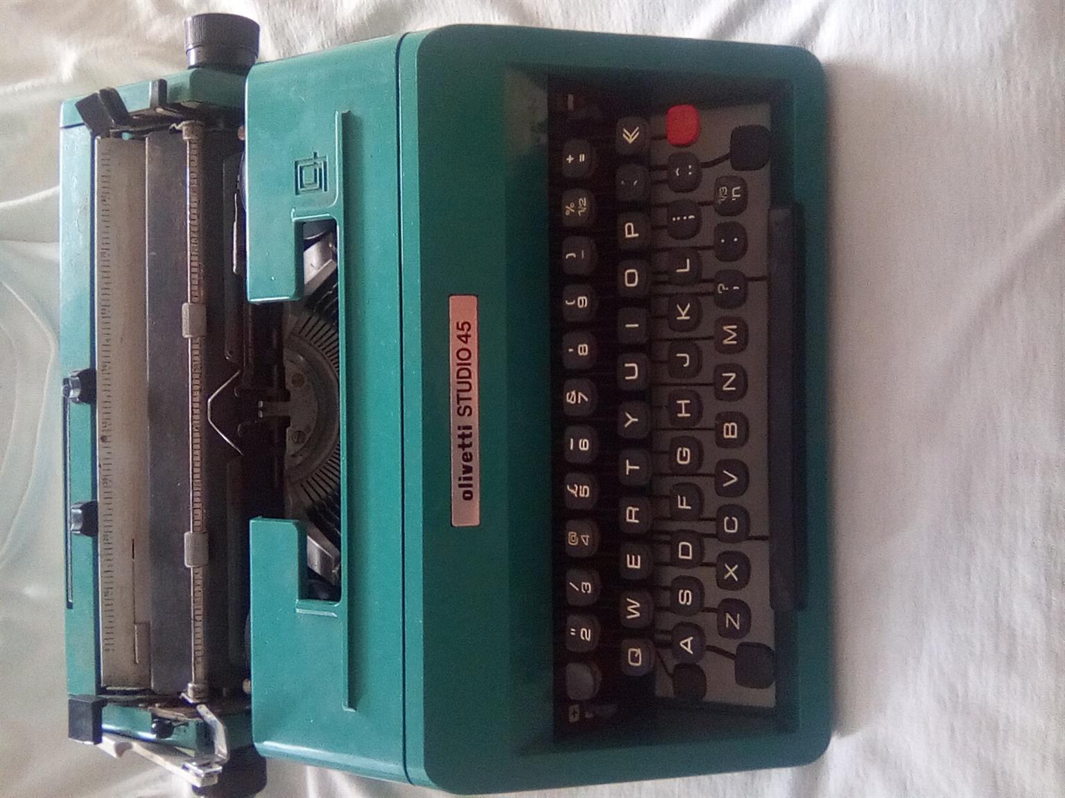 Olivetti studio 45 typewriter