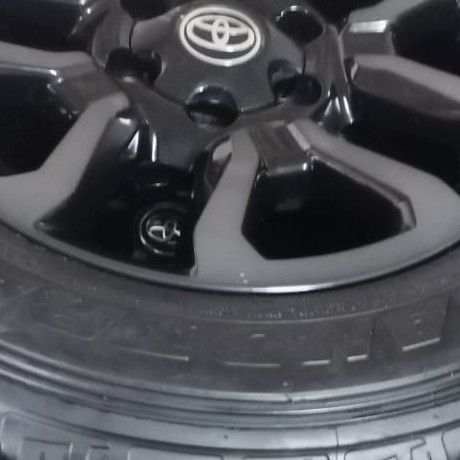 Toyota legendRs rims and tyres