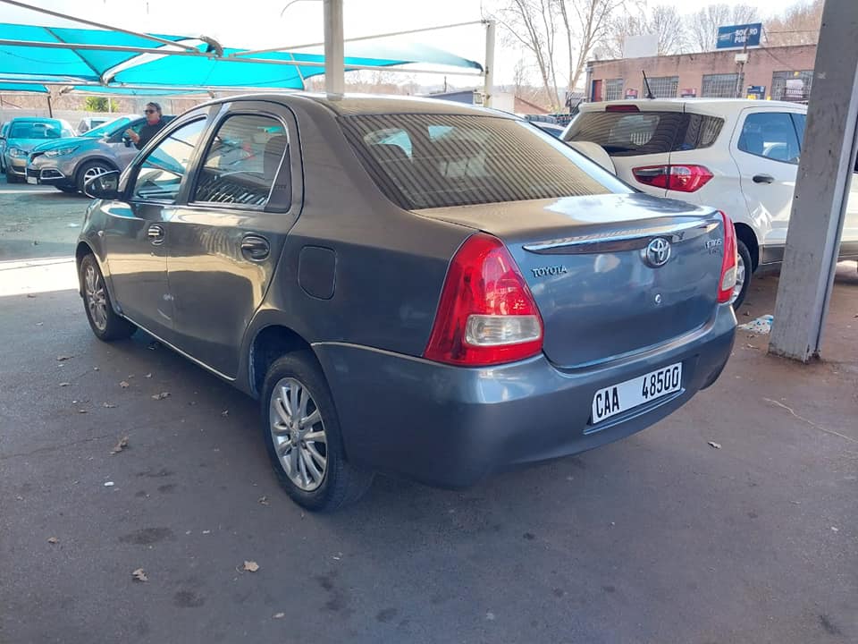 2017 TOYOTA ETIOS 1.5 SEDAN GREY COLOR MANUEL PETROL