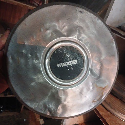 Mazda bakkie, hub cap - Private Seller Mazda bakkie, hub cap - Private Seller