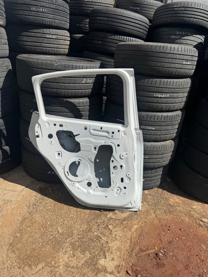 Peugeot 2008 Left Rear Back Door - Private Seller Peugeot 2008 Left Rear Back Door - Private Seller