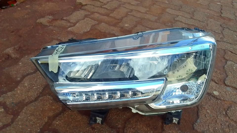 Suzuki XL6 headlights - Private Seller Suzuki XL6 headlights - Private Seller