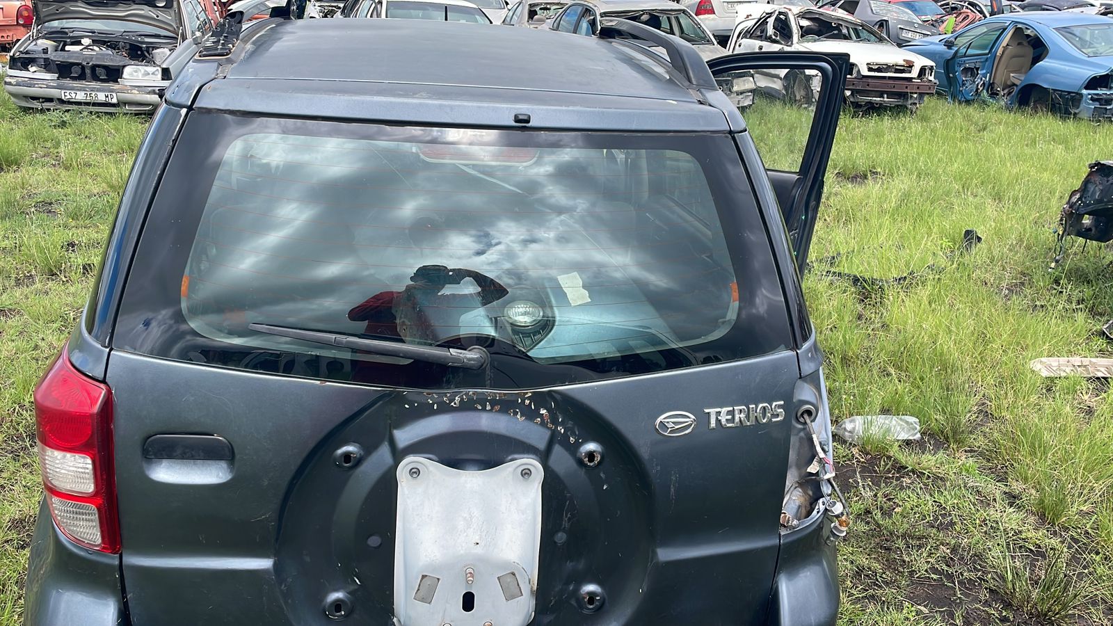 Daihatsu Terios Windscreens - Private Seller Daihatsu Terios Windscreens - Private Seller