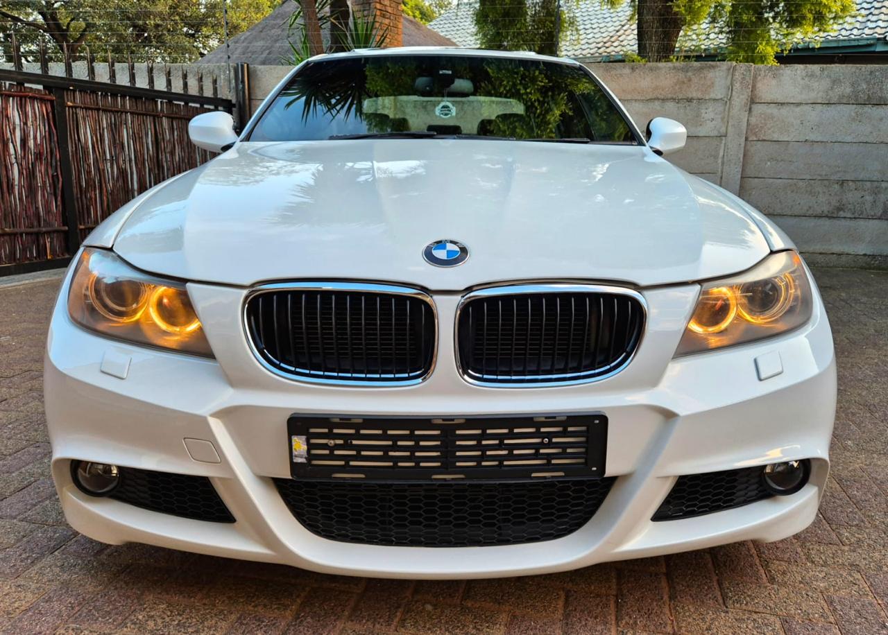 BMW E90 325i 2011 Model