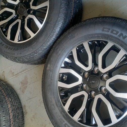 Thunder rims black and silver color rims