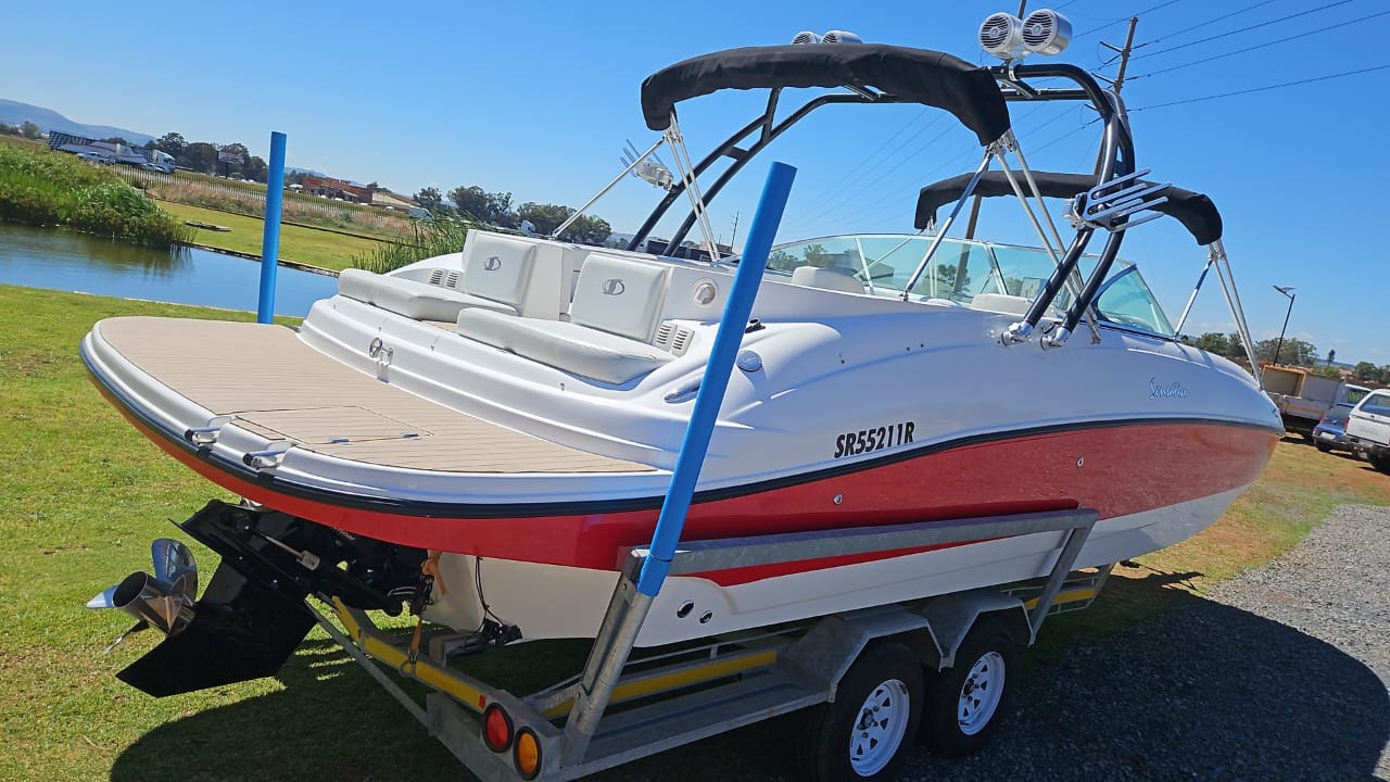 26ft Sensation Deck BOAT with 40 hours