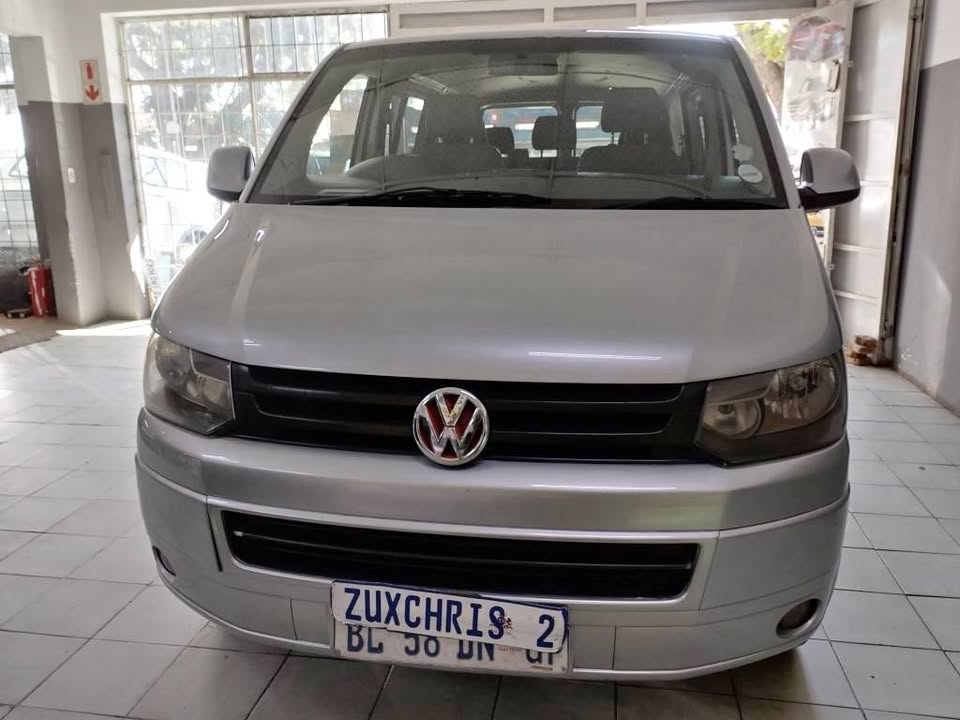 2011 VW TRANSPORTER 2.0D 9 SEATER MANUAL