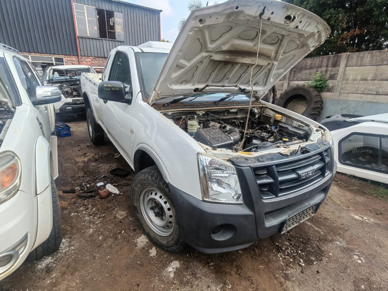 Stripping for Spares – Isuzu KB200 2013 Petrol Manual