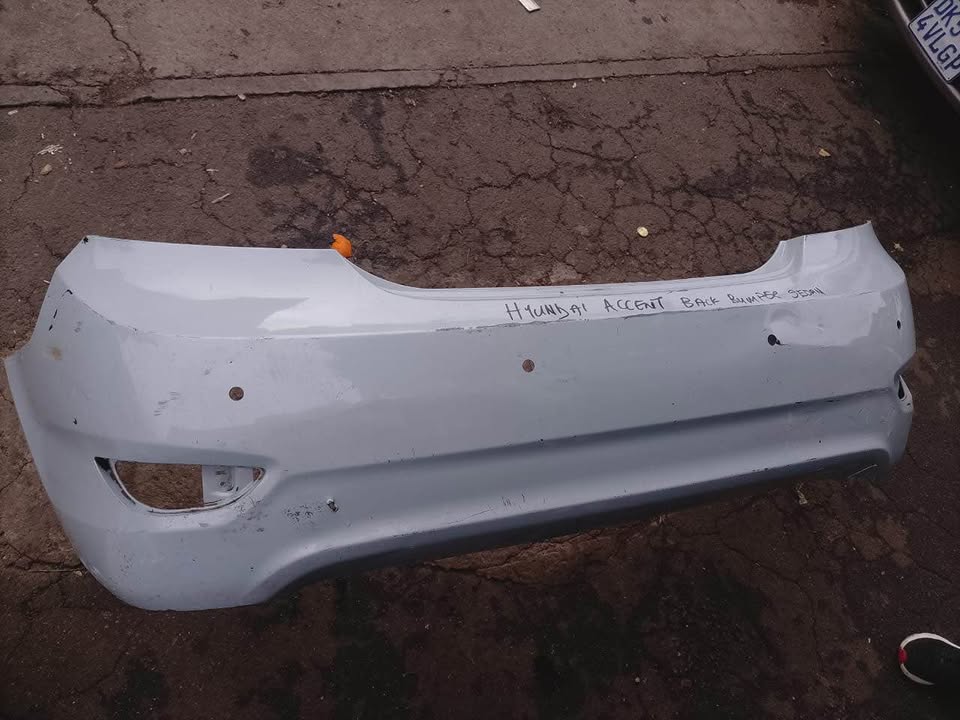 Hyundai Accent Back Bumper Sedan - Private Seller Hyundai Accent Back Bumper Sedan - Private Seller