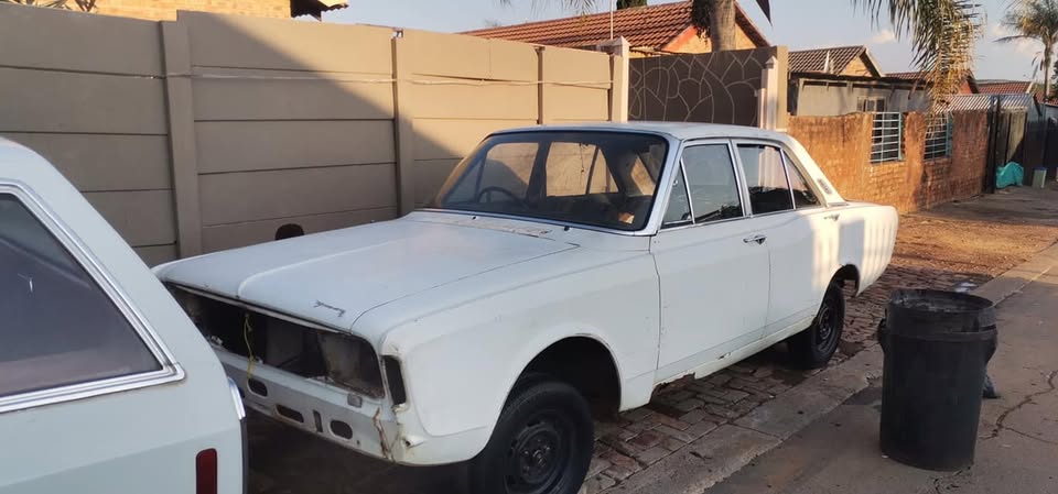 Ford 20m stripping for spares - Private Seller