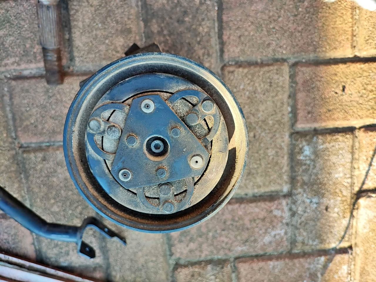 Nissan Sabre/Sentra Aircon Pump Good Condition - Private Seller