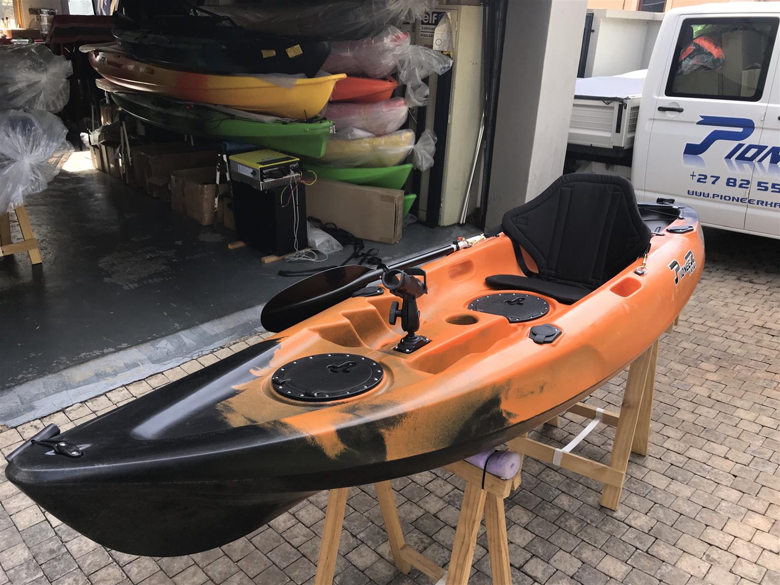 Pioneer Kayak, single including Seat, Paddle & Rod holder, Brand NEW! Free Bag