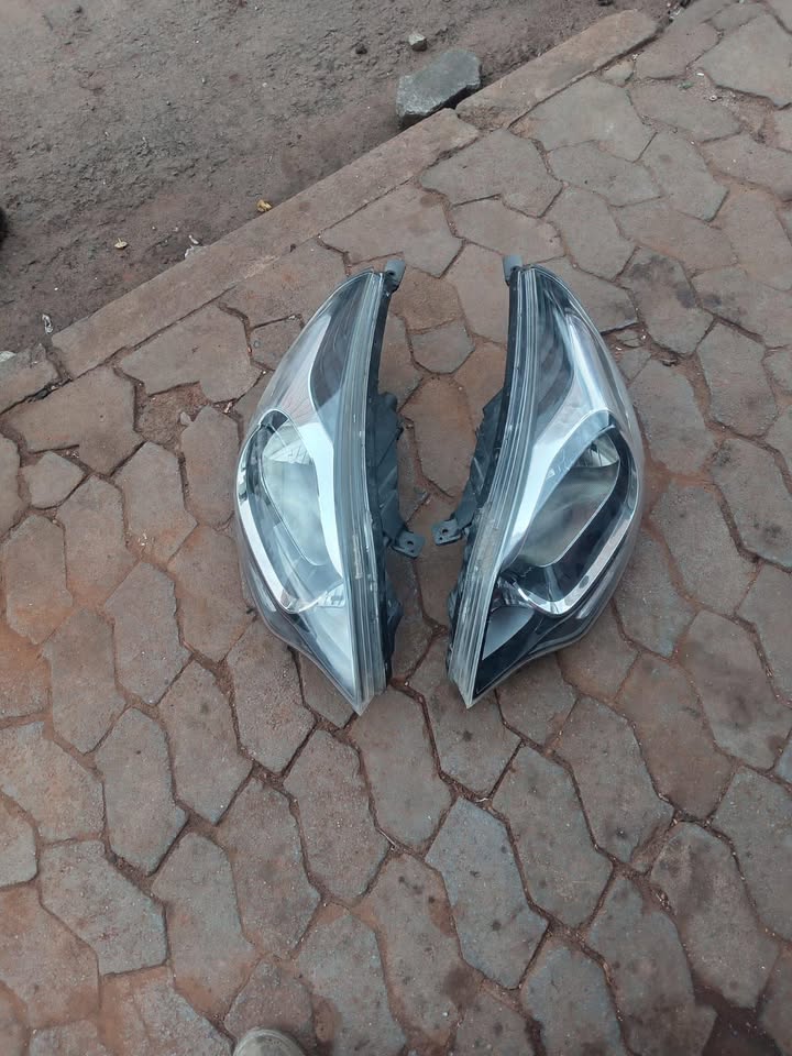 KIA RIO SEDAN HEADLIGHTS AVAILABLE - Private Seller KIA RIO SEDAN HEADLIGHTS AVAILABLE - Private Seller