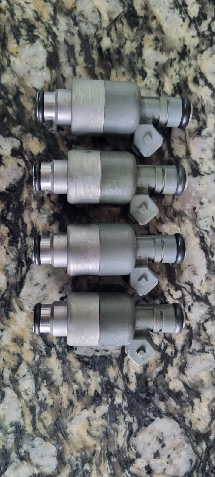 Opel 1.6 1.4 Tigra Vectra B Corsa Asta Zafira 25321516 injectors - Private Seller