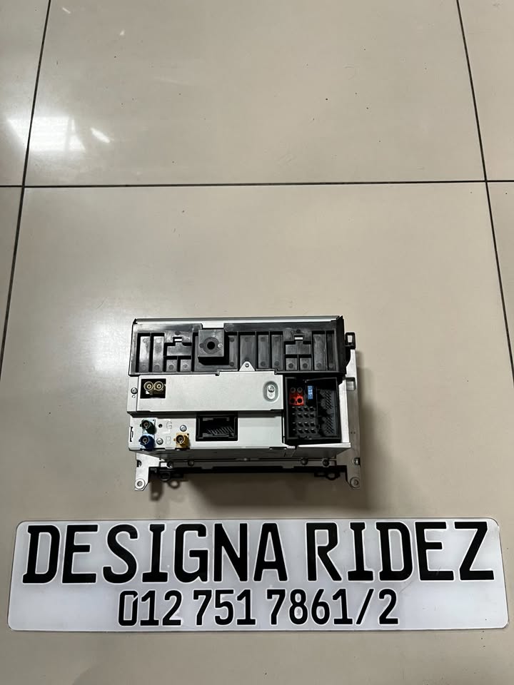 MERCEDES-BENZ W245 B-CLASS RADIO AND NAVIGATION SYSTEM AVAILABLE. - Private Seller