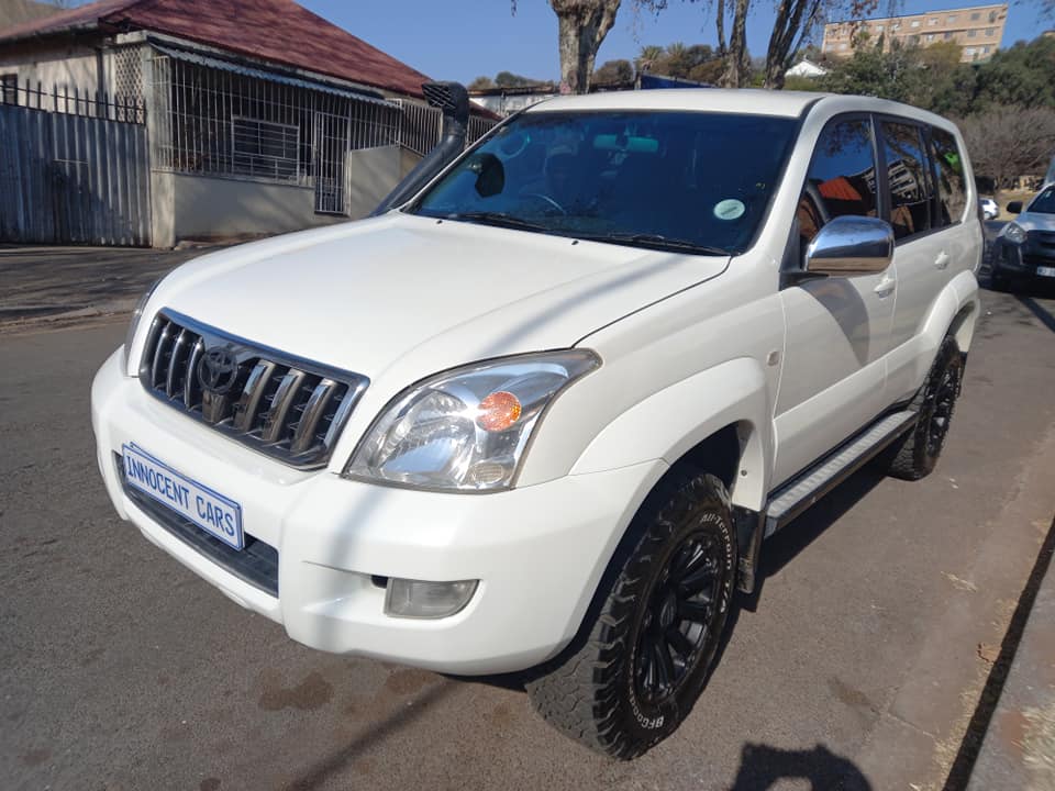 2009 TOYOTA LAND CRUISER PRADO 4.0 LITTER V6 PETROL, AUTOMATIC 4X4, WHITE COLOR