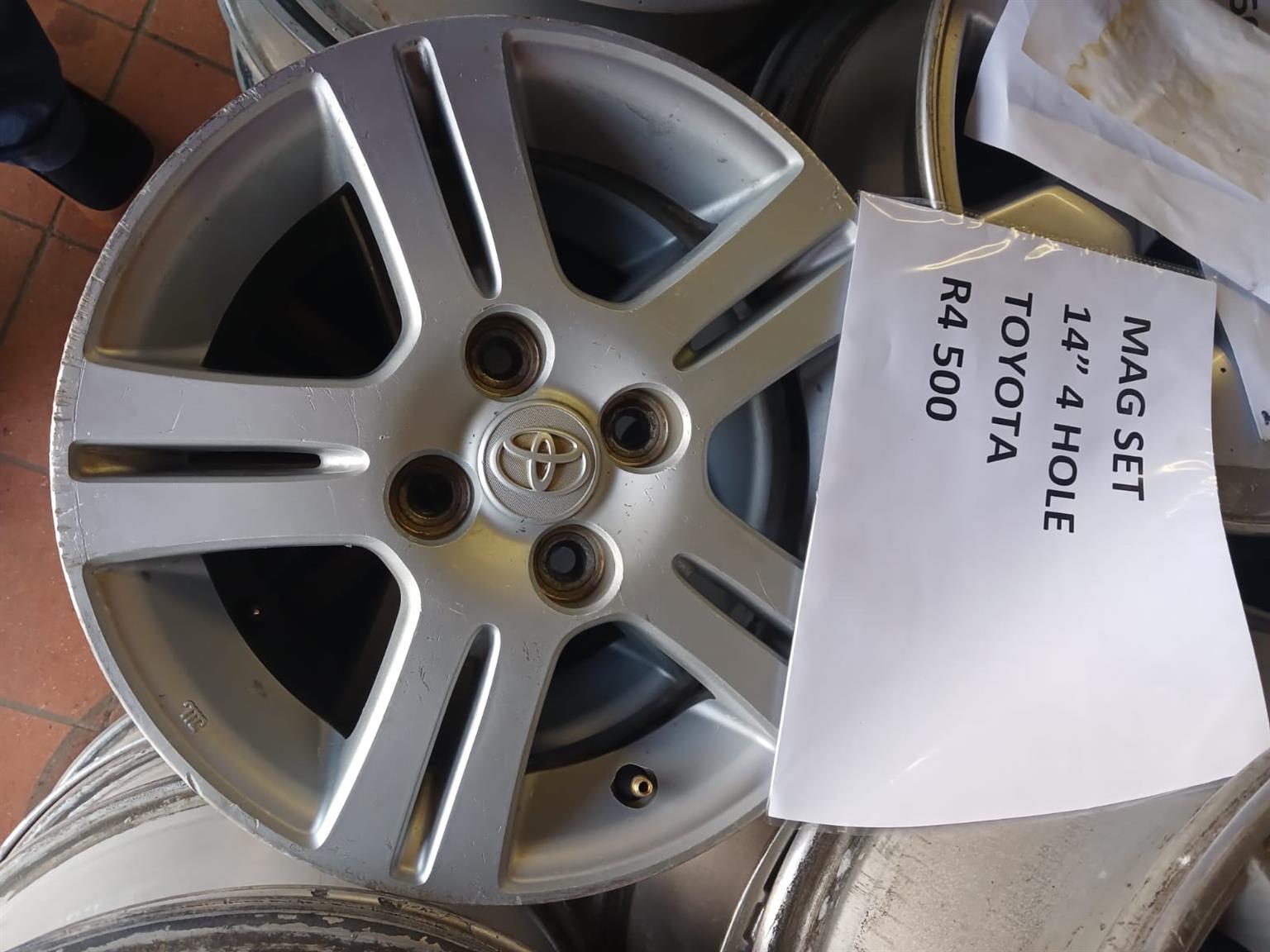 Mag Set Toyota 14 4 Hole For Sale - Private Seller Mag Set Toyota 14 4 Hole For Sale - Private Seller