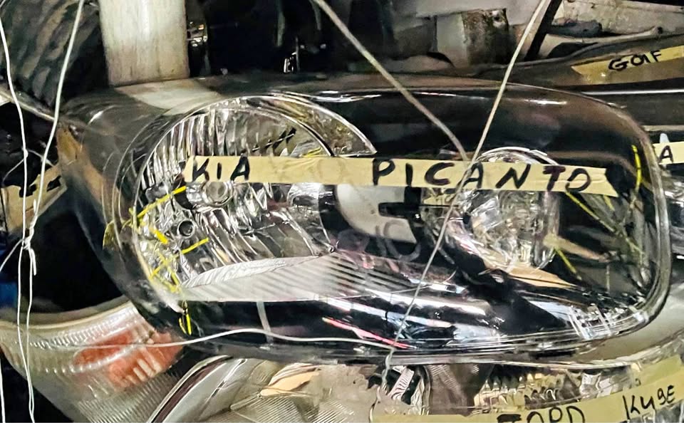 Kia Picanto headlight - Private Seller Kia Picanto headlight - Private Seller