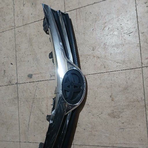 Toyota prestige grill - Private Seller Toyota prestige grill - Private Seller