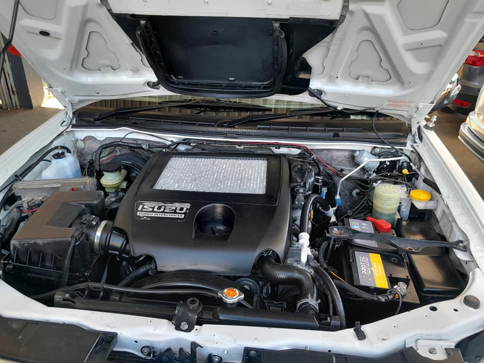 2011 ISUZU KB300 LX HARDBODY MANUAL