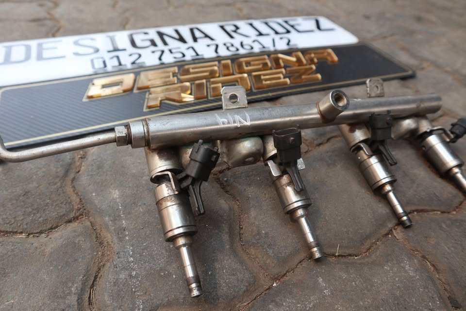 MINI COOPER S R56 R55 R57 N14 1.6L FUEL INJECTOR SENSOR RAIL & INJECTORS - Private Seller