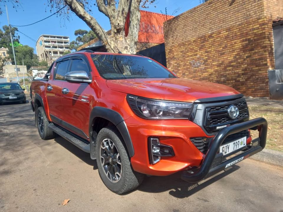 2020 Toyota Hilux 2.8 GD6 DIESEL LEGEND 50 D-CAB, AUTOMATIC, Orange, Service book.