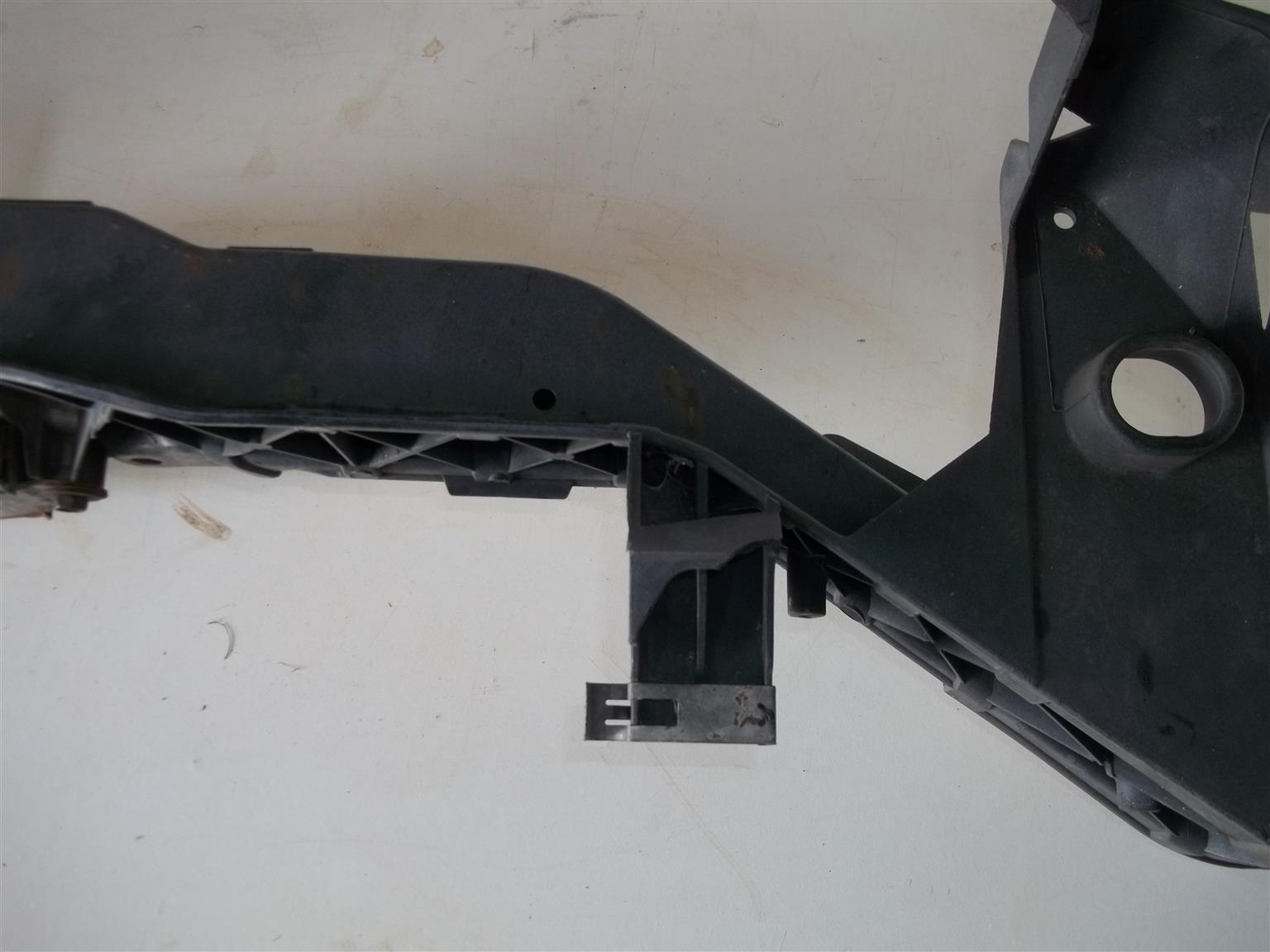 Ford Focus radiator cradle - Private Seller