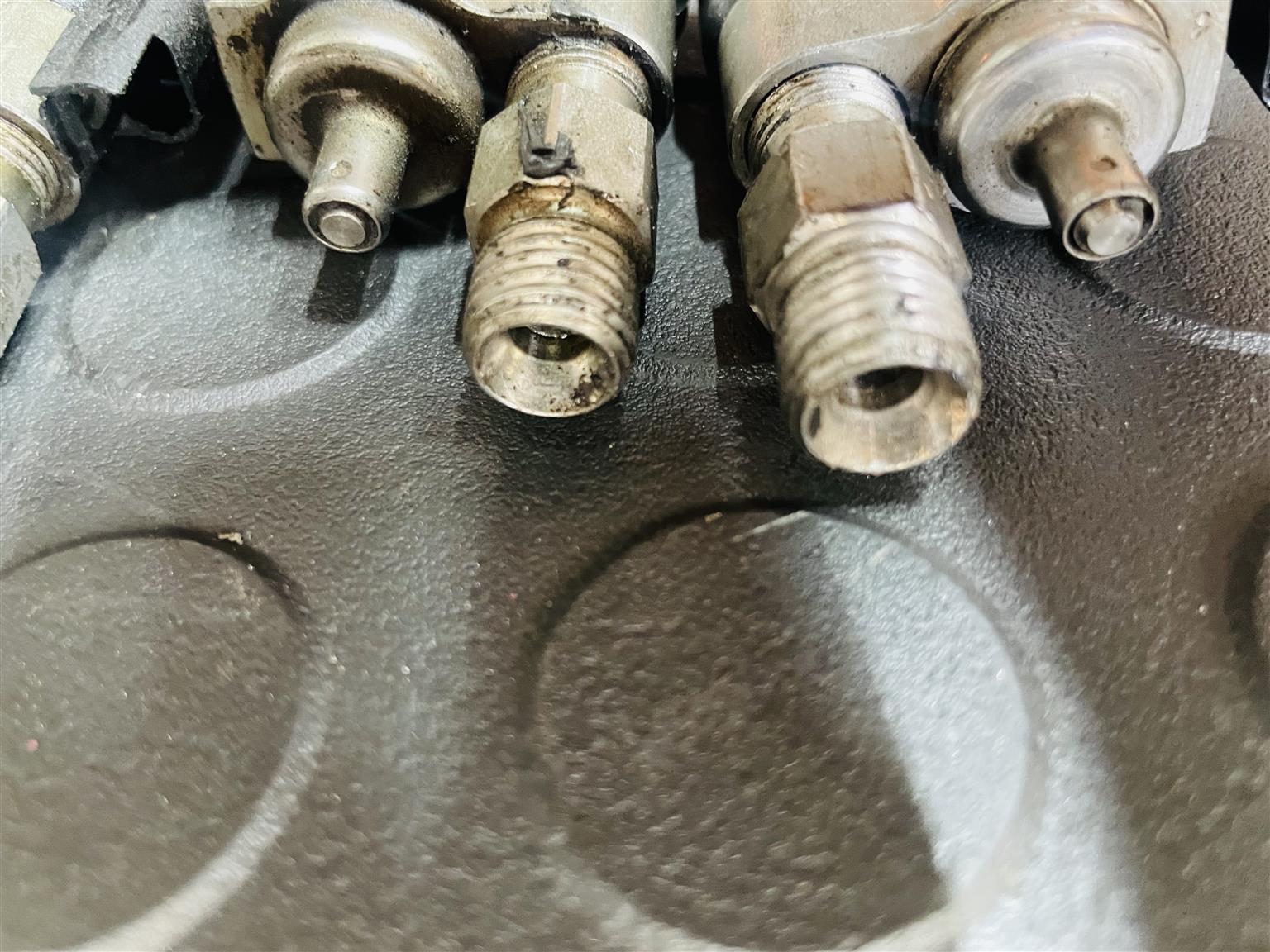 BMW Fuel Injector N54 N63 INDEX 12 - 13537585261-12 335i 535 550 650 740 750 - Private Seller