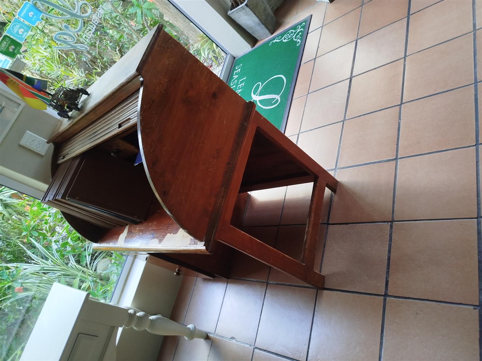 Rolling desk