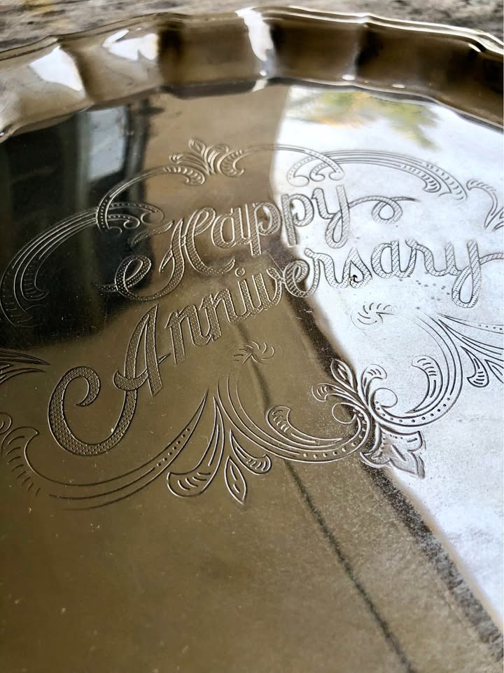 Round Silver-Plated Tray – 'Happy Anniversary' Design