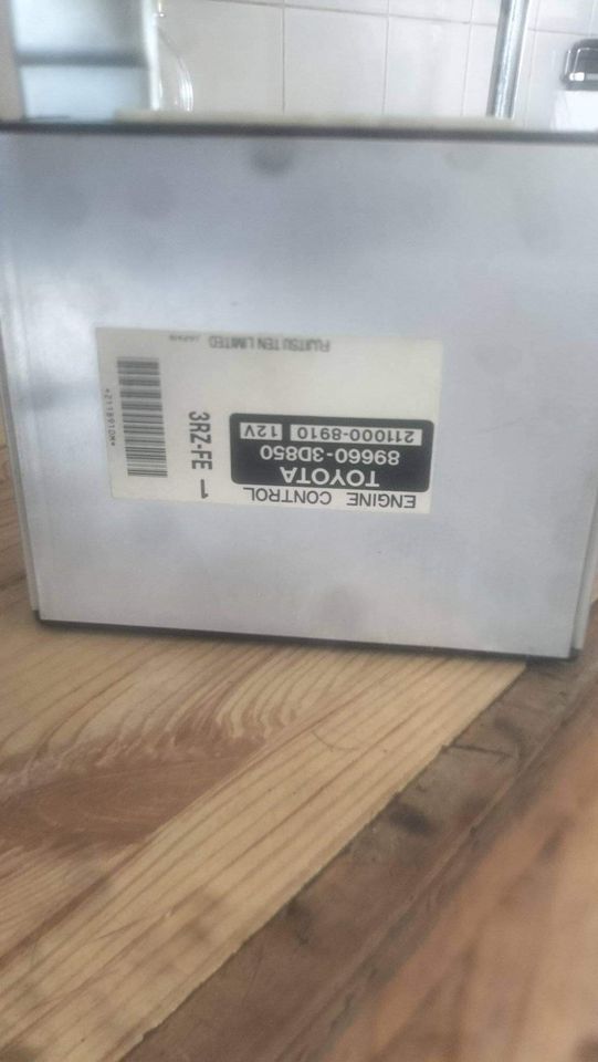 Toyota Hilux 3RZ-FE ECU /Engine control unit - Private Seller Toyota Hilux 3RZ-FE ECU /Engine control unit - Private Seller