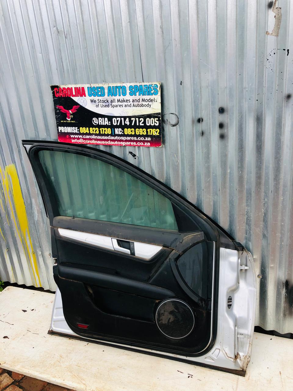 Mercedes Benz W204 complete left side front door - Private Seller