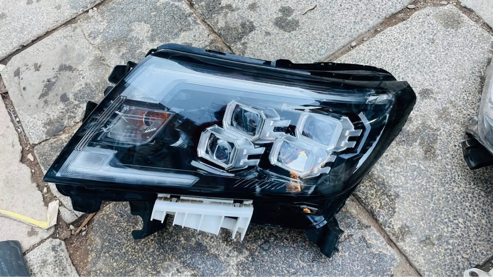 Nissan Navara LED headlight